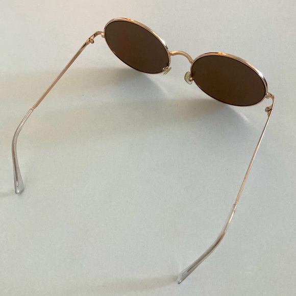 Circular Gold Framed Sunglasses - Picture 4 of 6